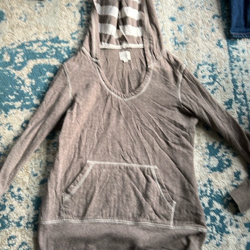 Hooded top